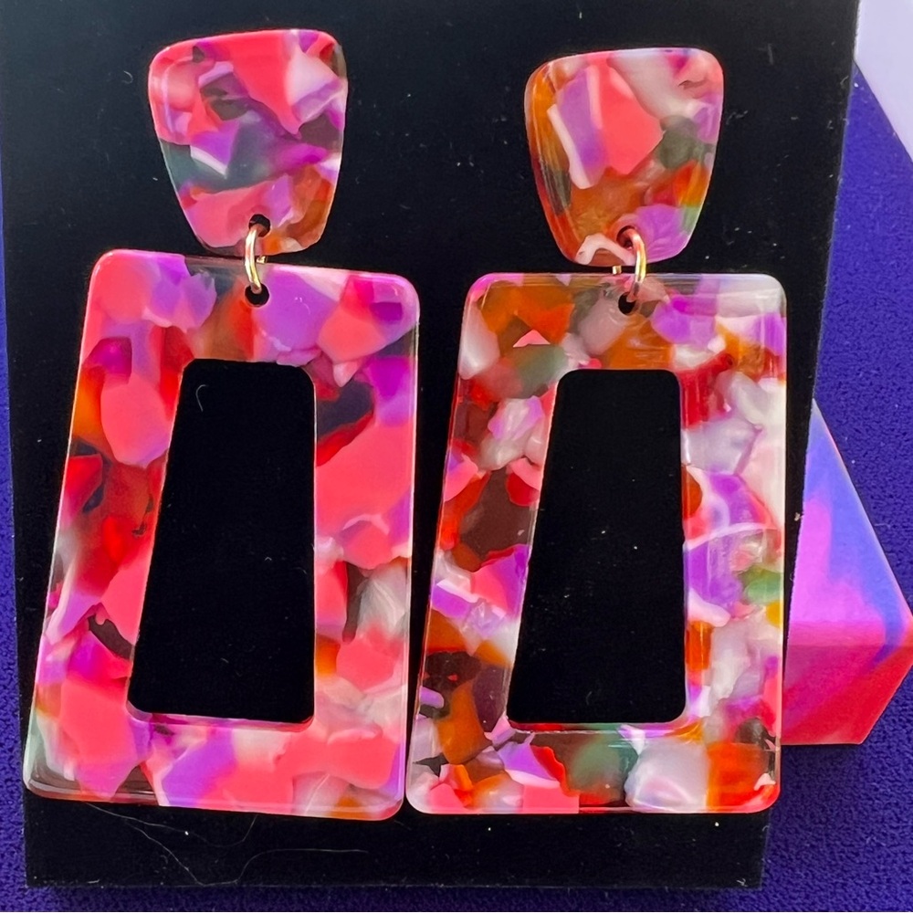 Color Street Multicolored Tortoiseshell Earrings - Picture 4 of 6